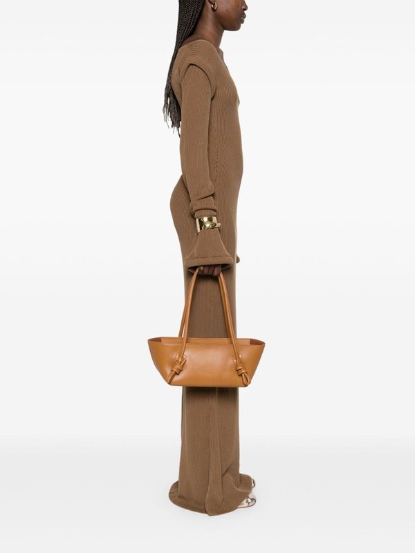 Fleca Knot
  Detail Leather Shoulder Bag