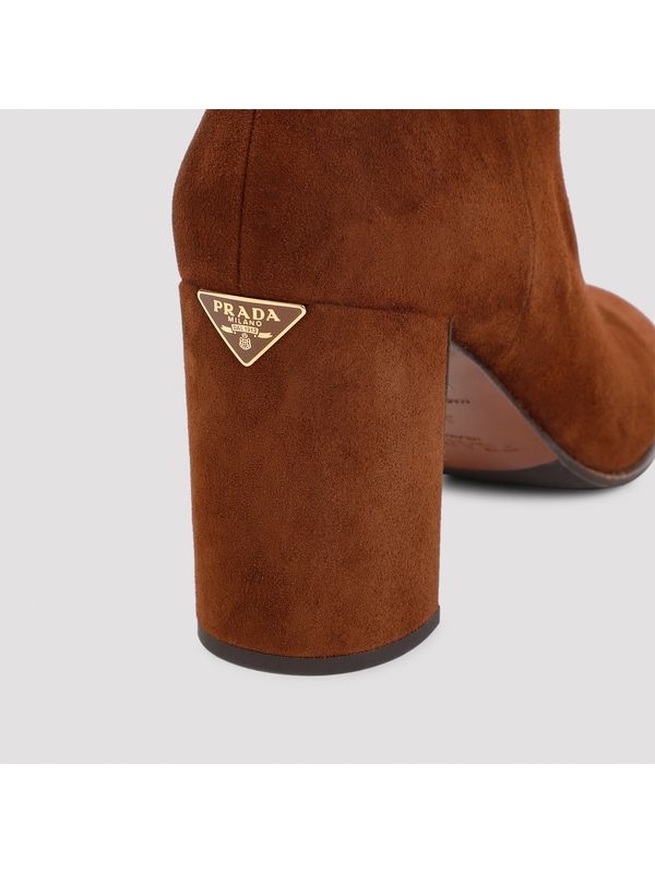 トライアングルロゴスエードアンクル
ブーツ