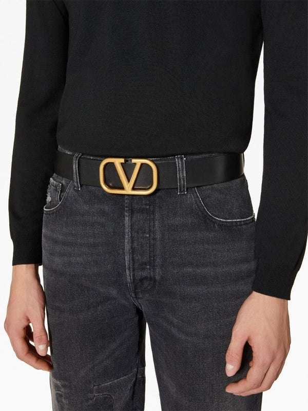 V Logo
  Signature Leather Belt