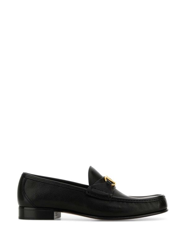 V Metal Logo Leather Loafers