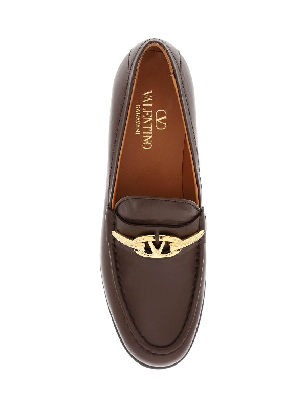 V Logo Bold Plaque Leather Loafer - Jente