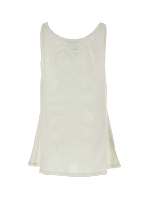 Back Simpol Patch Sleeveless
  Top