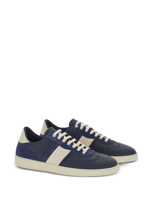 Achille Low
  Top Sneakers