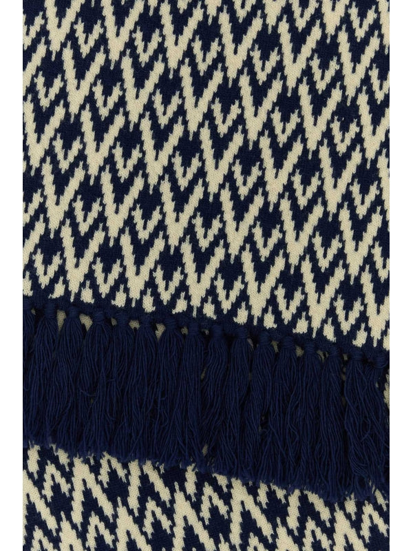 V Pattern Wool Muffler