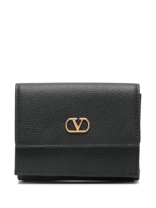 V Logo
  Decoration Leather Wallet