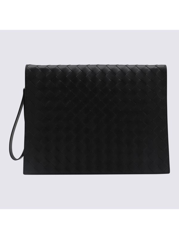 Intrecciato Medium Clutch