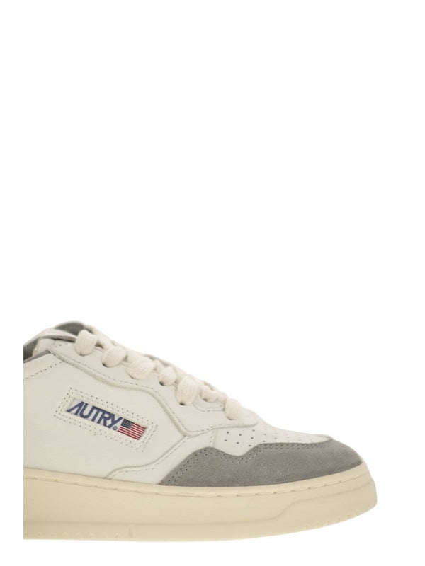 Medalist Low-Top Sneakers