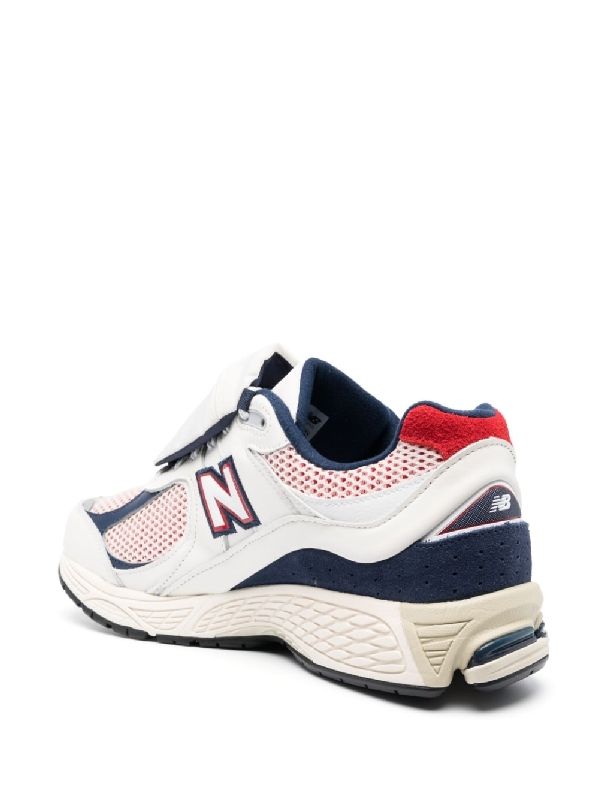 2002r Pouch Low-Top Sneakers