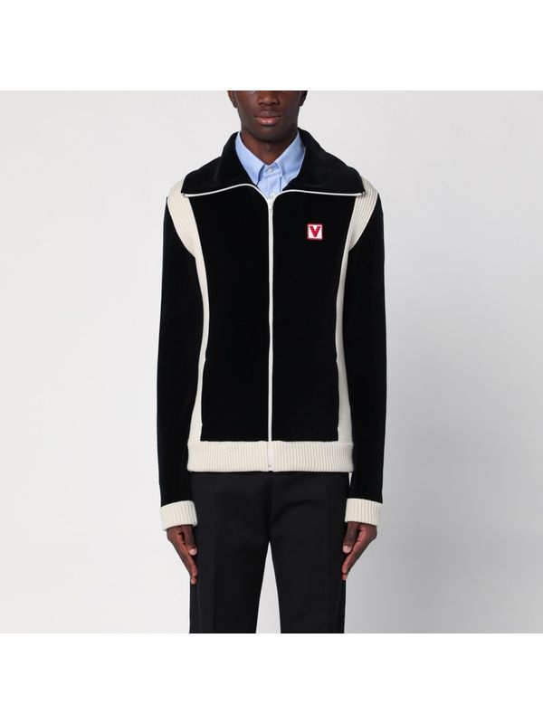 V Logo Patch Zip-up Jacket