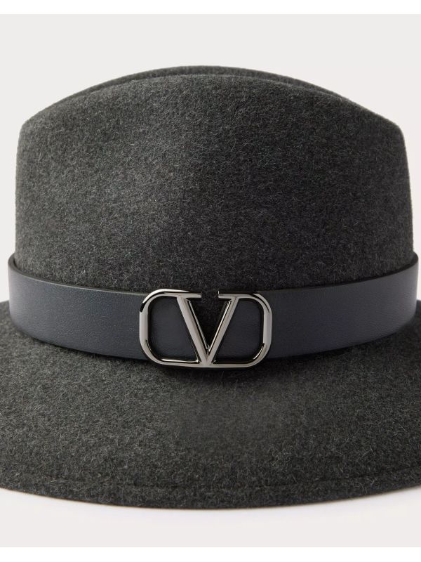 V Logo Fedora