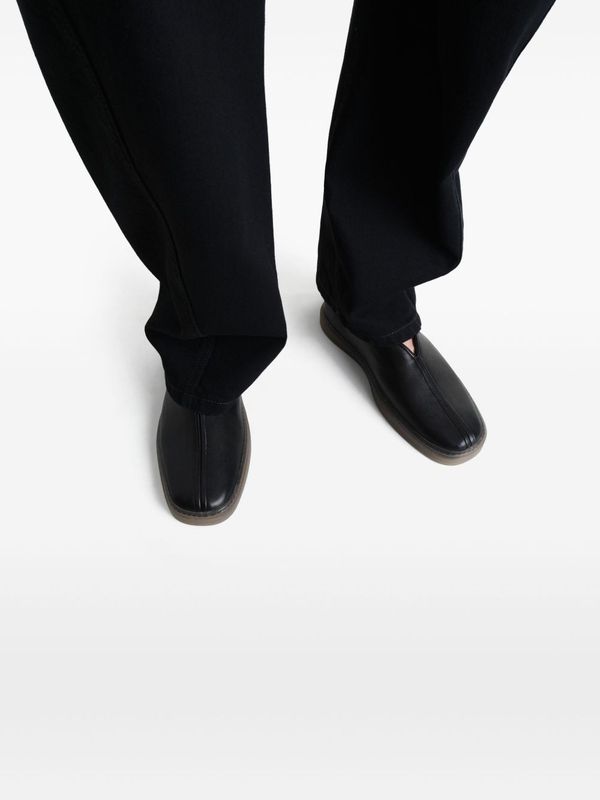 Chinese Square
  Toe Leather Loafer