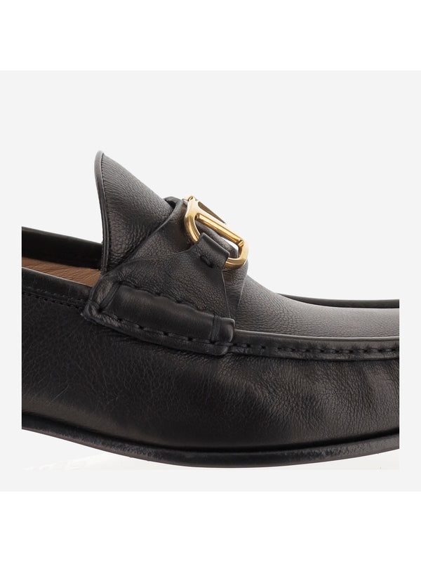 V Metal Logo Leather Loafers