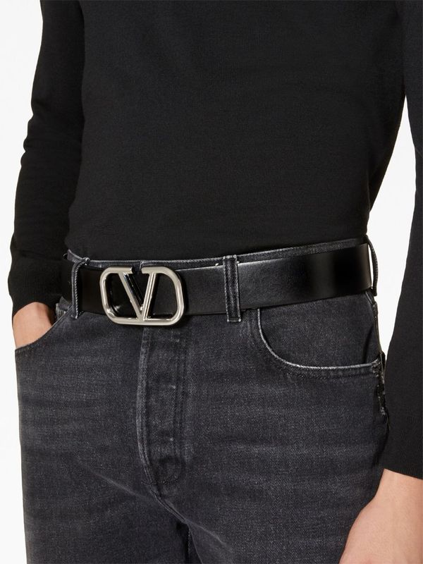 V Logo Leather Belt