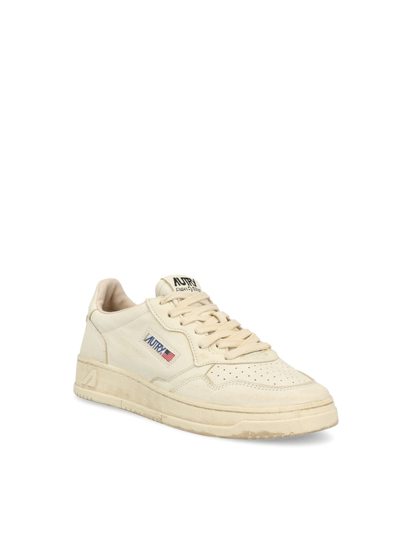 Medalist vintage low-top sneakers