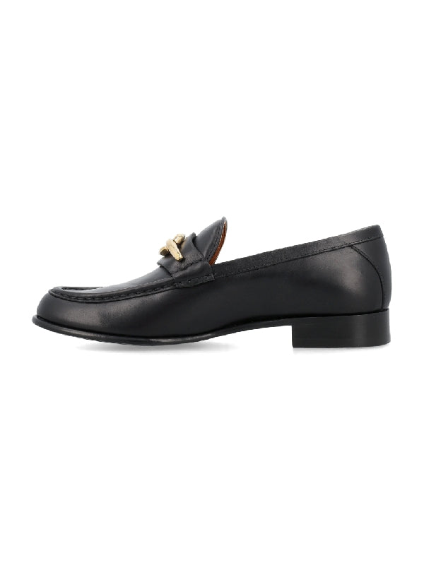 V Logo Bold Chain Accent Leather Loafers