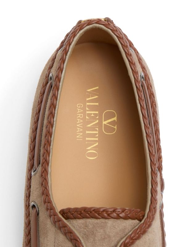 V Logo
  Decorated Suede Boat Shoes