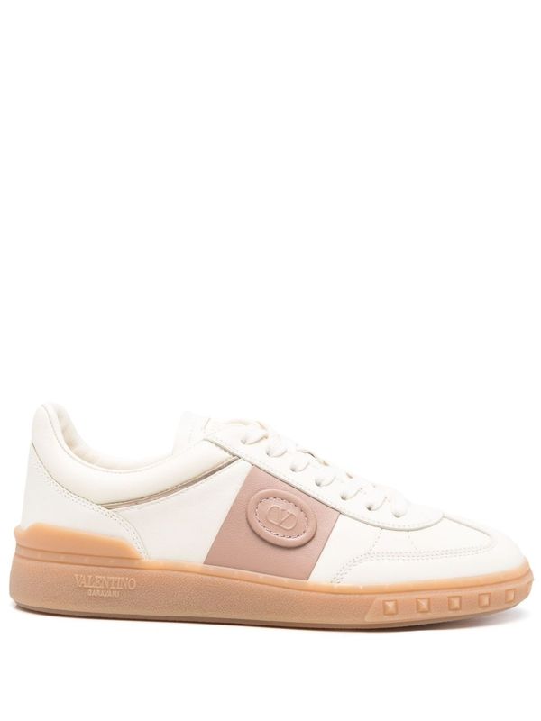 Upvillage Low
  Top Sneakers