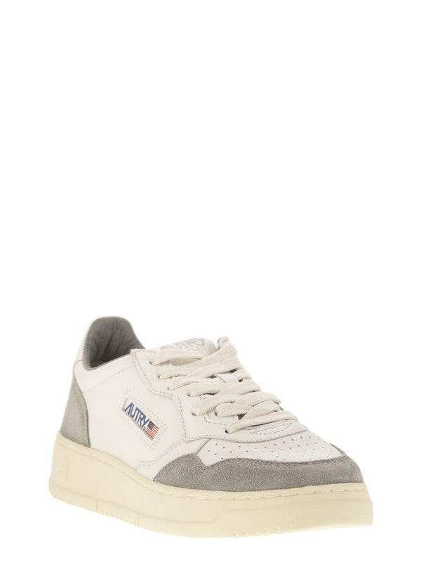 Medalist Low-Top Sneakers