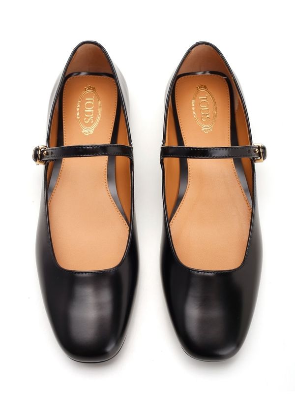 Black Leather Flat Shoes