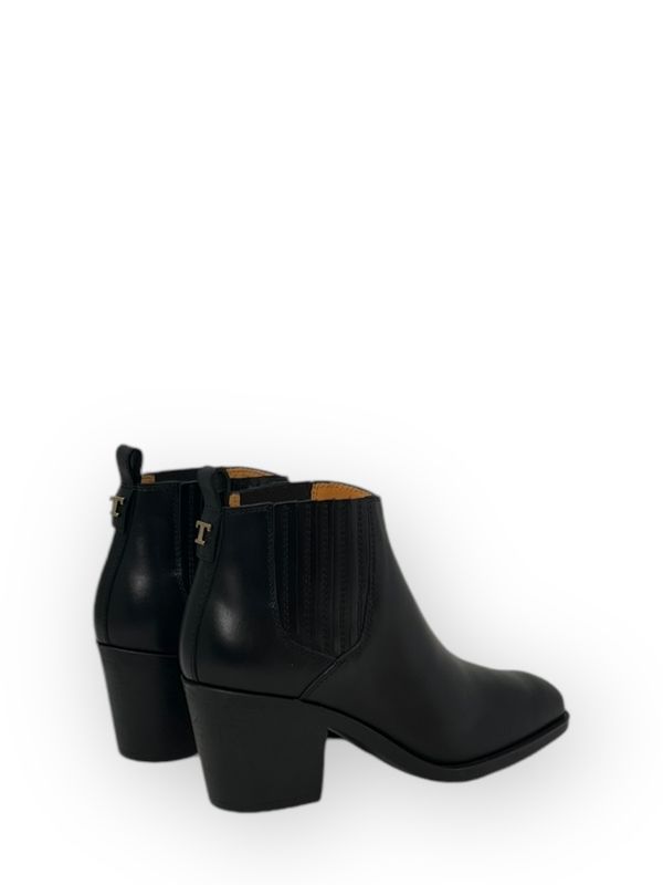 Black Leather Chelsea Boots