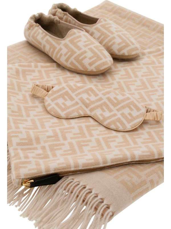 All-over FF Pattern Blanket Eye Mask Slipper Travel Set