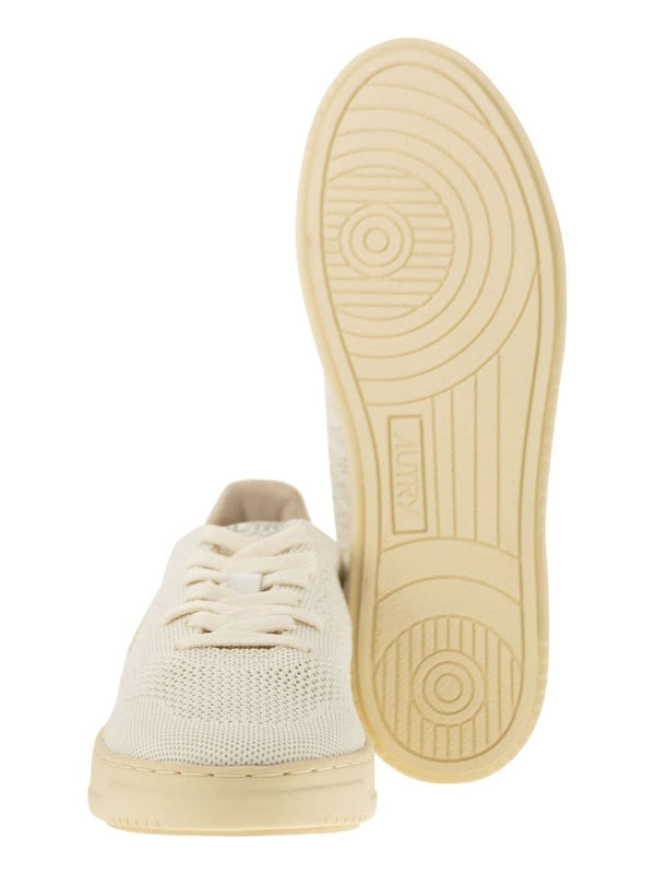 Easeknit Low-Top Sneakers