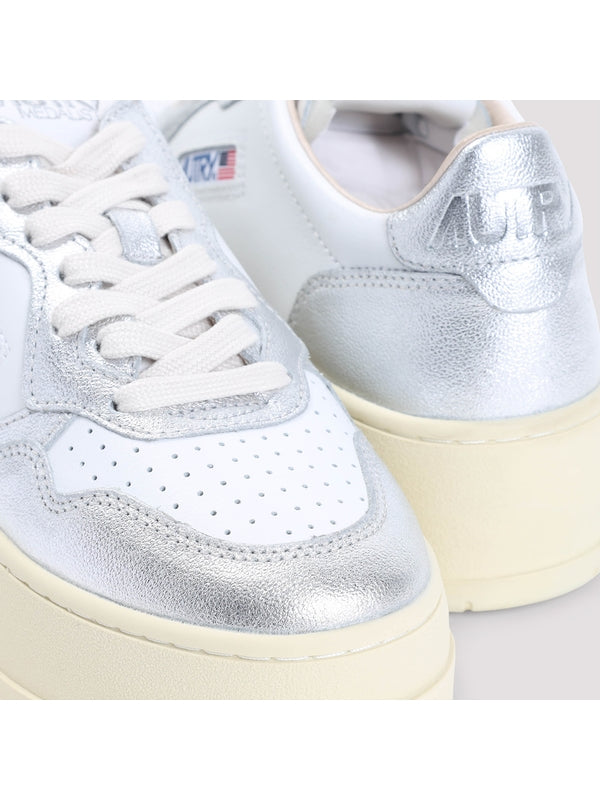 Medalist Platform Low-top Sneakers