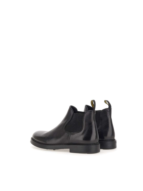 Doucal'S Black Chelsea Boots