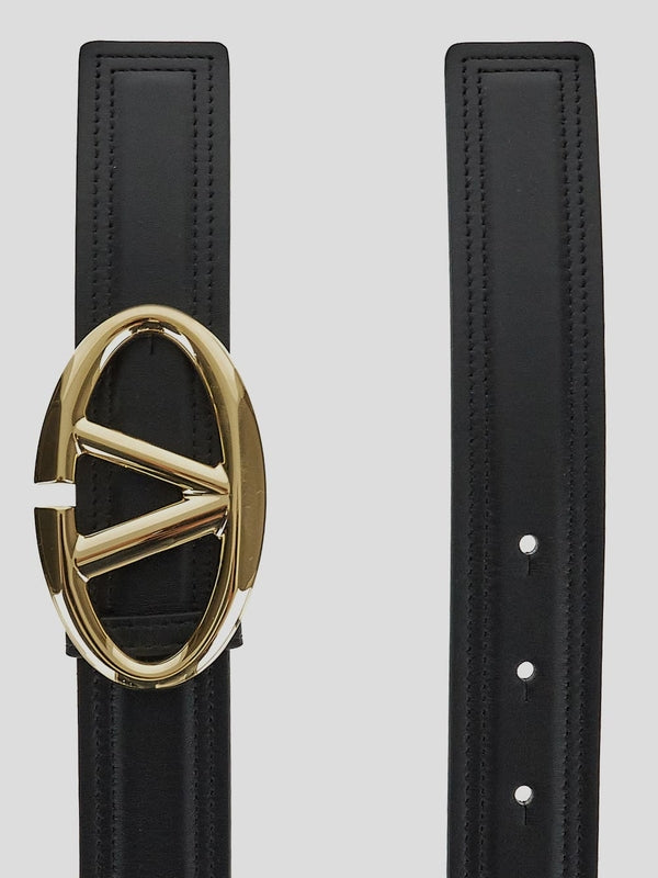 V Logo Leather Belt