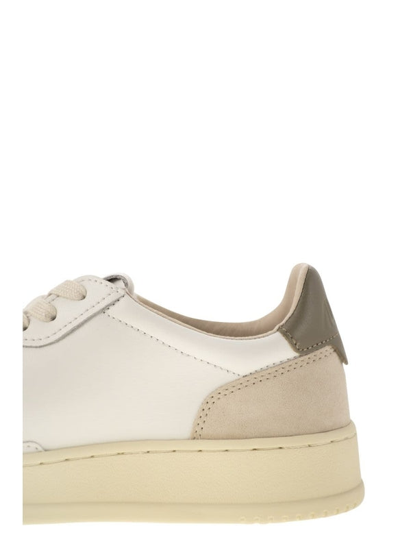 Medalist Low-Top Sneakers