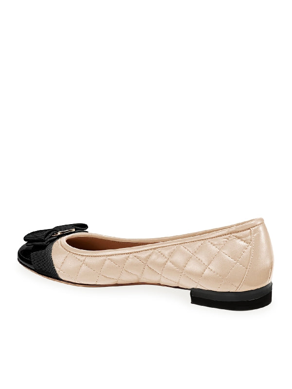 バリナ キルティングレザーフラット
靴