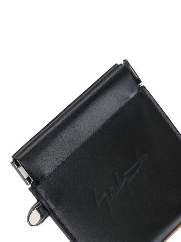 Logo Embossed
  Chain Coin Wallet