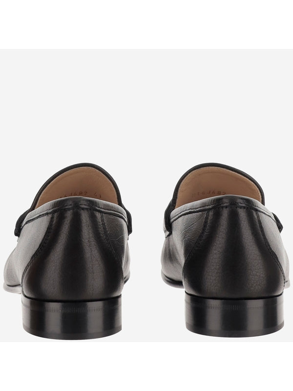 V Metal Logo Leather Loafers