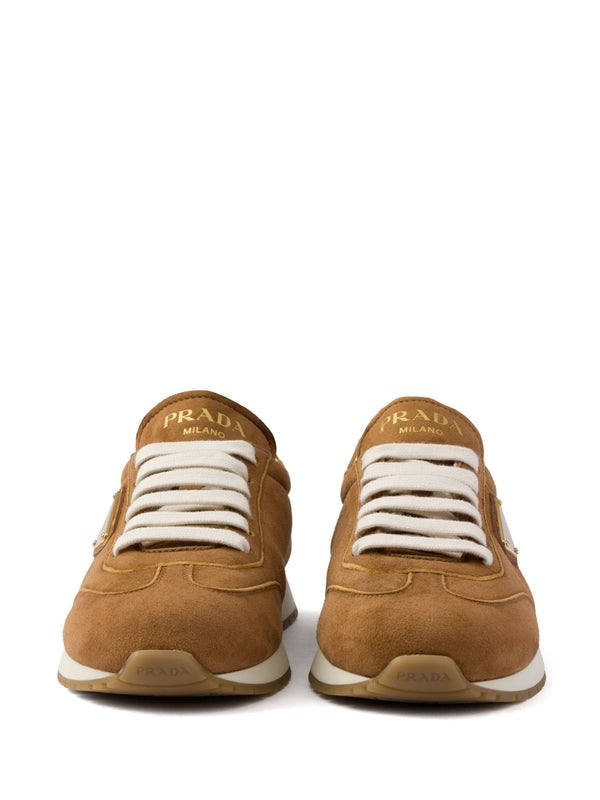 PRADA - Triangle Logo Suede Low Top Sneakers - Jente