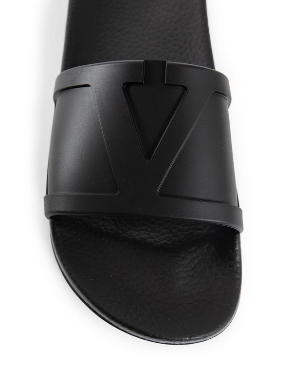 V Logo Rubber Slides
