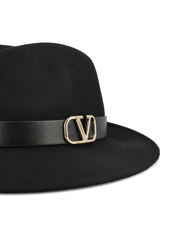 V Logo Fedora