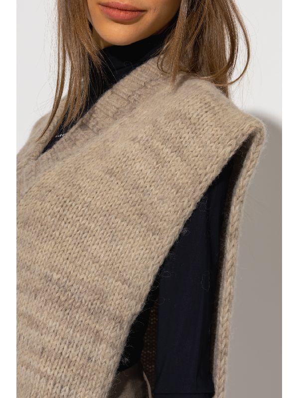 V-neck Knit
  Vest