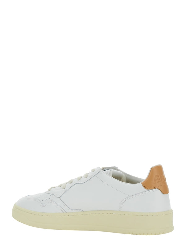 'Medalist Low' White Sneakers with Contrasting Heel Tab in Leather Man Low top Sneakers