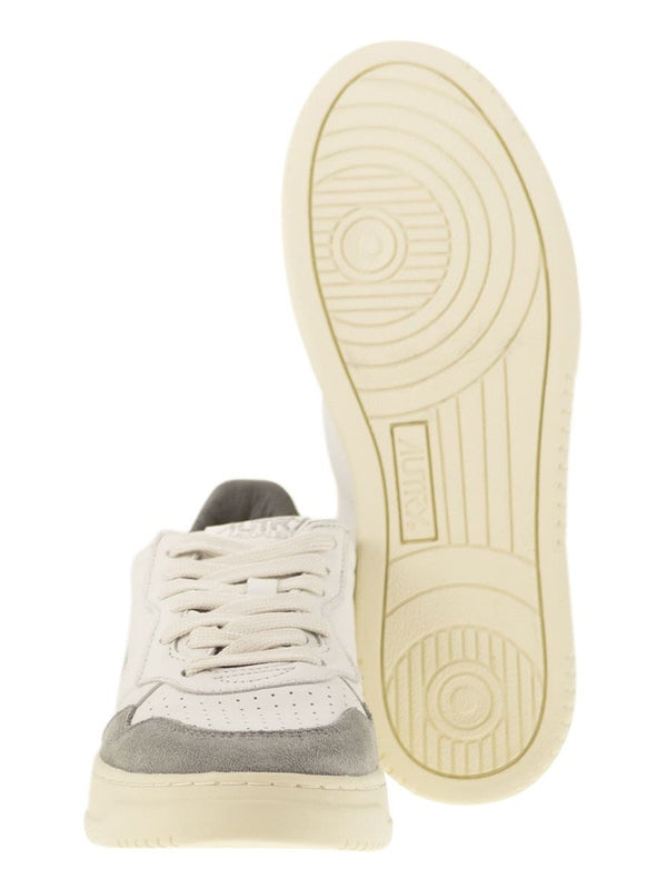 Medalist Low-Top Sneakers