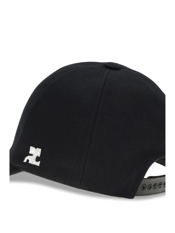 Courrèges Black Cap