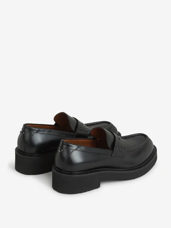 V Logo Detail Leather Loafers