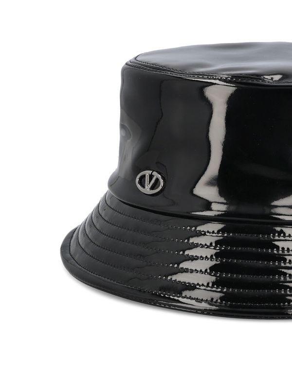 V Logo Bucket Hat