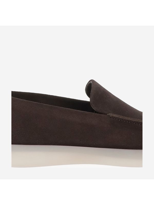 Round Toe Suede Loafers