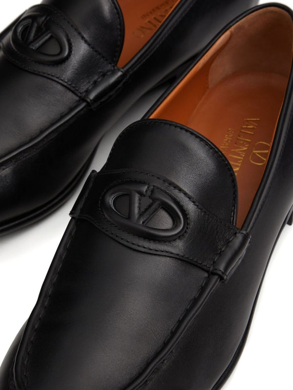 V Logo Embossing Leather
  Loafers