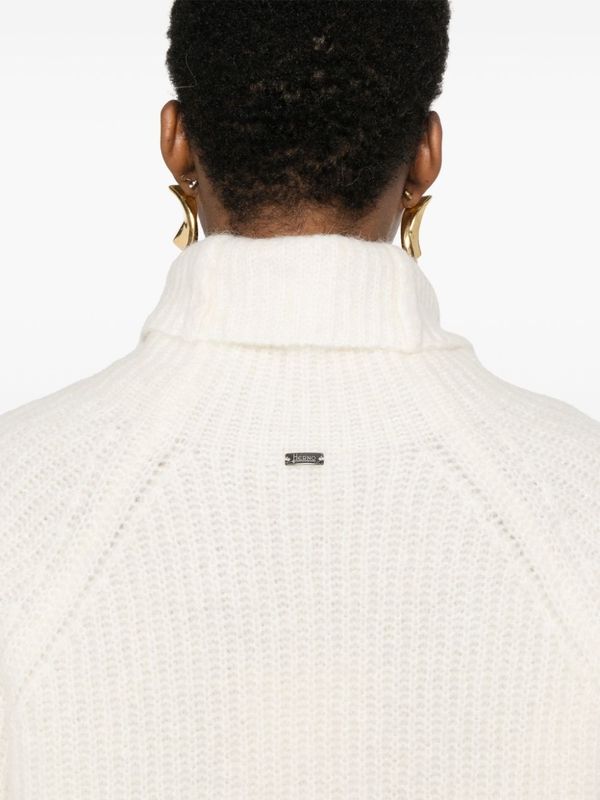 Back Logo
  Patch High-Neck Knit