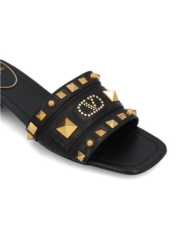 V Logo Detail Rockstud Leather Slide