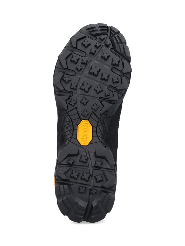 Roa Black Low Top Sneakers