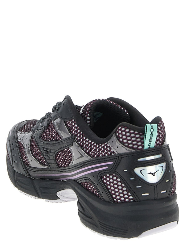 Mizuno Black Low Top Sneakers