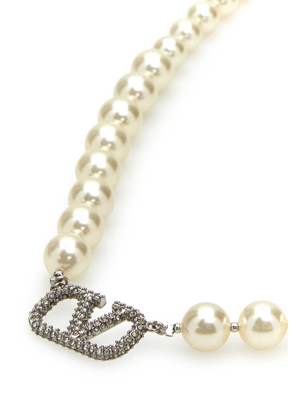 V Logo Pearl Chain Necklace