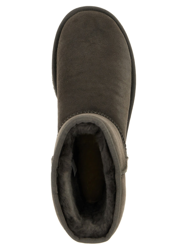 Classic Short
  2 Suede Ugg Boots